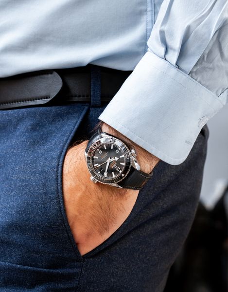 Omega Planet Ocean 215.33.44.21.01.001